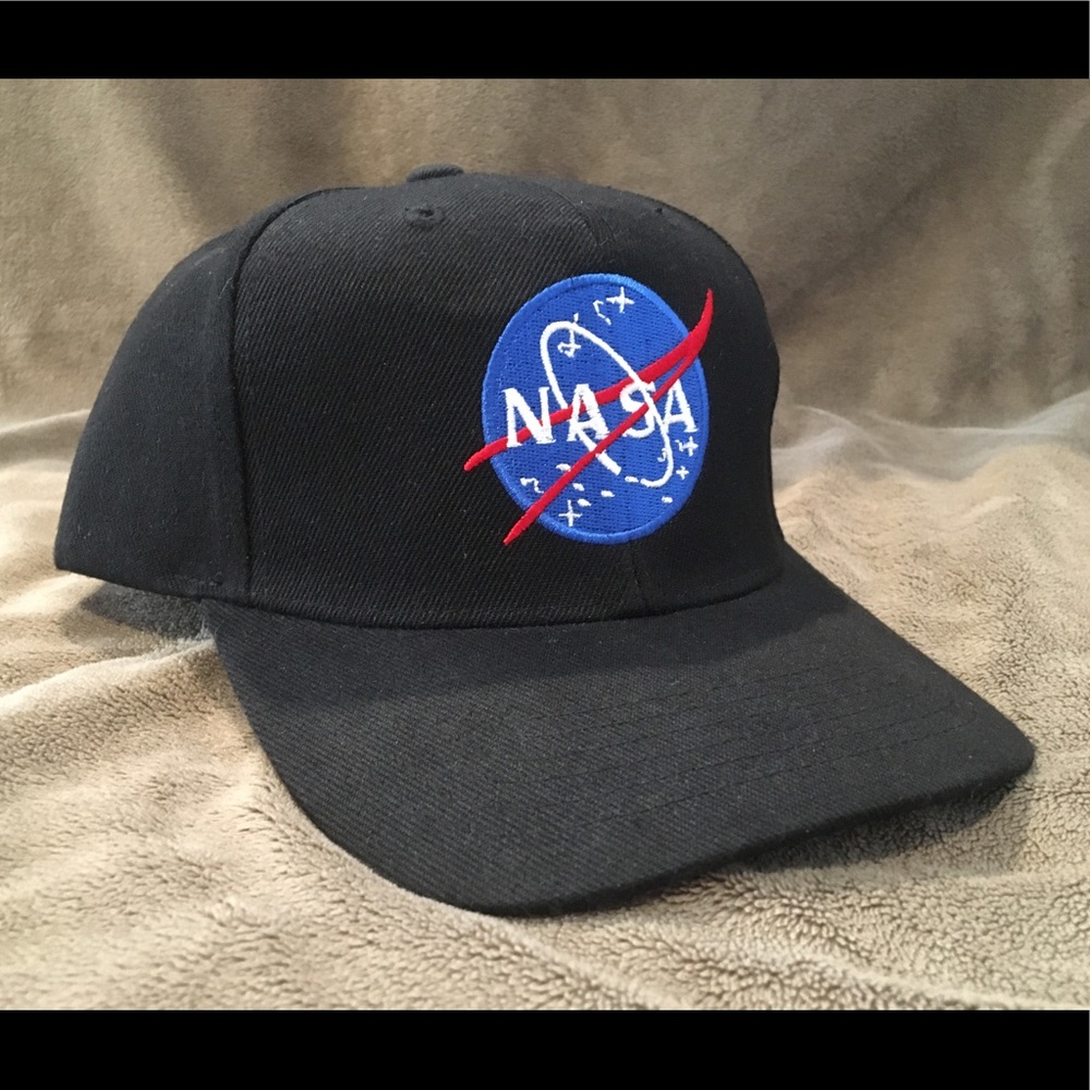 New w/o tags NASA SnapBack “The Classics” Black Baseball Hat Cap